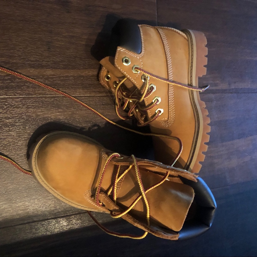 Boys 11 Timberland Boots
